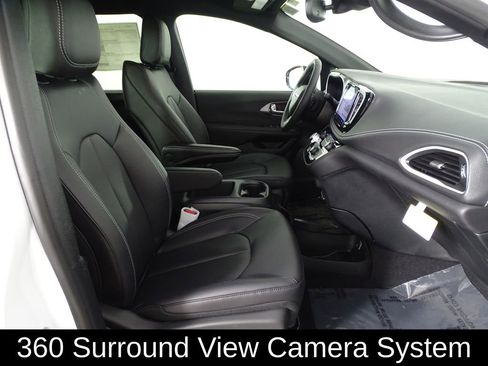 New 2026 Chrysler Pacifica Select image 15
