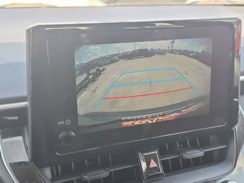 Used 2023 Toyota Corolla LE FWD image 19