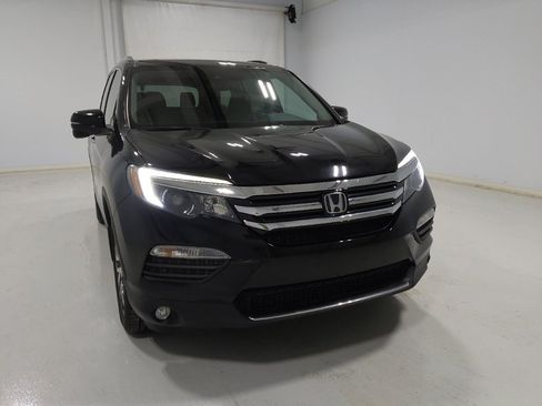 Used 2018 Honda Pilot Touring image 14