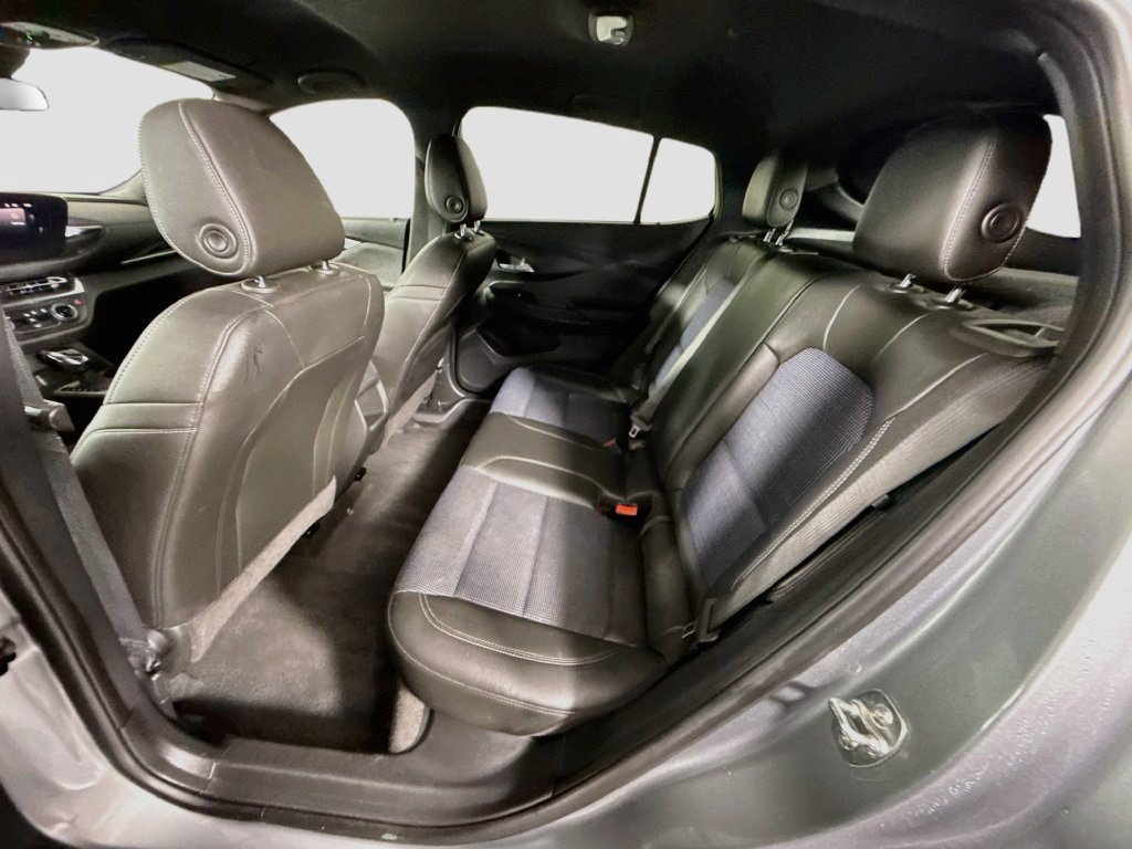 Used 2025 Buick Envista Preferred FWD image 24