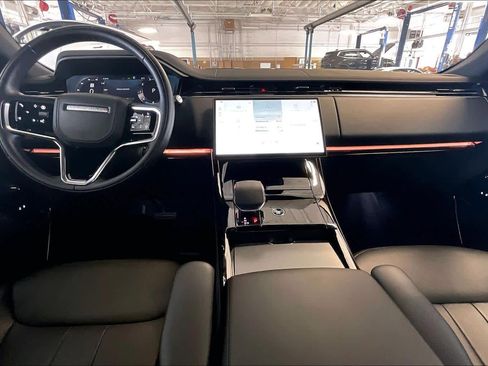 Used 2025 Land Rover Range Rover Sport SE AWD/4WD image 14