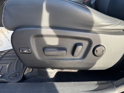 Used 2015 Toyota Highlander Limited image 27