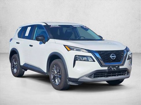 Used 2023 Nissan Rogue S AWD/4WD image 3