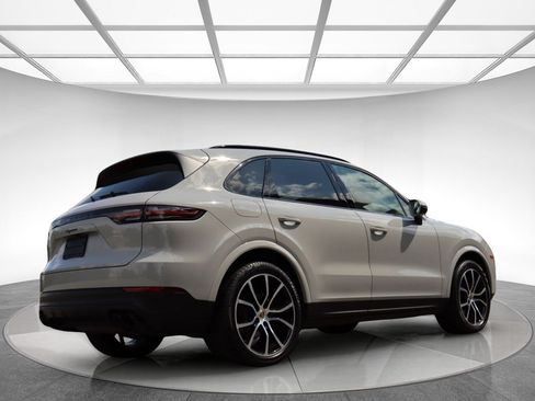 Used 2022 Porsche Cayenne Platinum Edition w/ Premium Package Plus AWD/4WD image 6