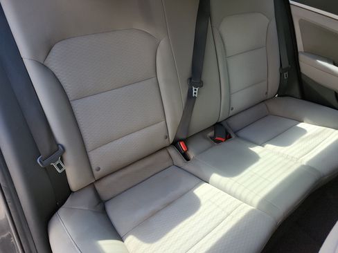 Used 2020 Hyundai Elantra SEL FWD image 19