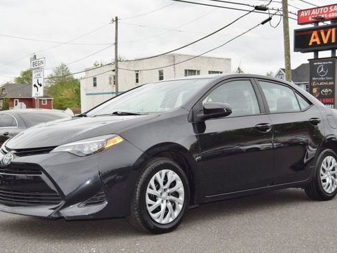 Used 2019 Toyota Corolla LE FWD image 2