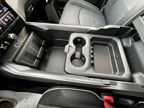 New 2026 RAM 3500 Laramie AWD/4WD image 32