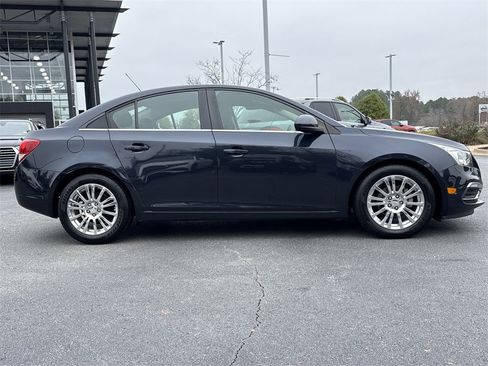 Used 2016 Chevrolet Cruze Eco image 2