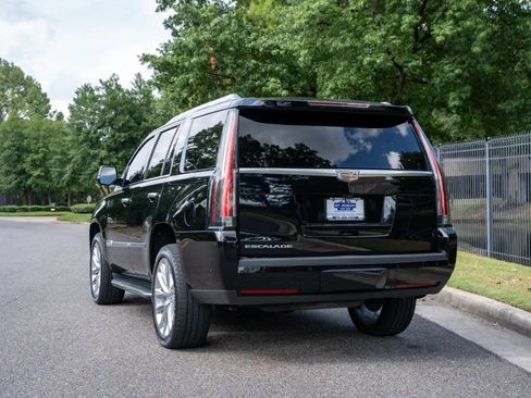 Used 2019 Cadillac Escalade Premium Luxury AWD/4WD image 7