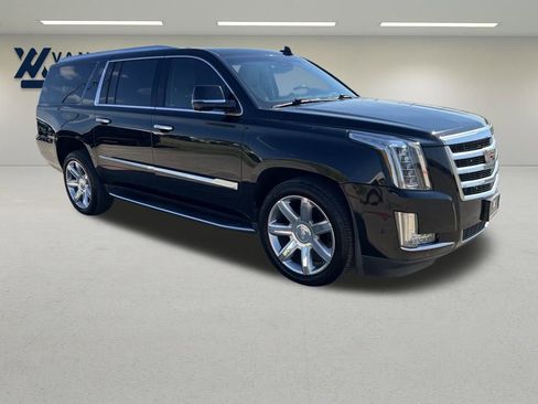 Used 2020 Cadillac Escalade ESV Luxury image 9