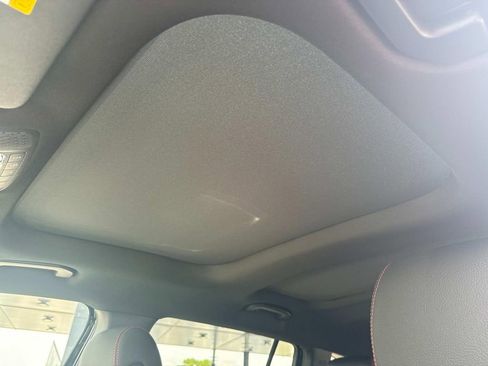 Used 2025 Mercedes-Benz GLB 250 image 10