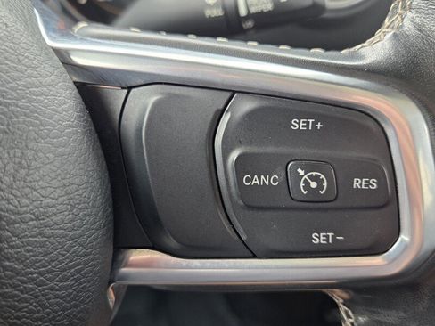 Certified 2020 Jeep Gladiator Overland w/ Safety Group AWD/4WD image 32