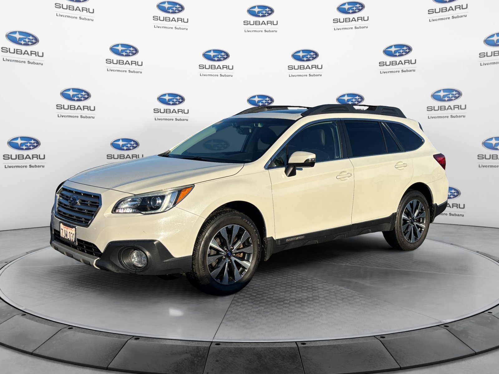 Used 2015 Subaru Outback 2.5i Limited AWD/4WD image 2