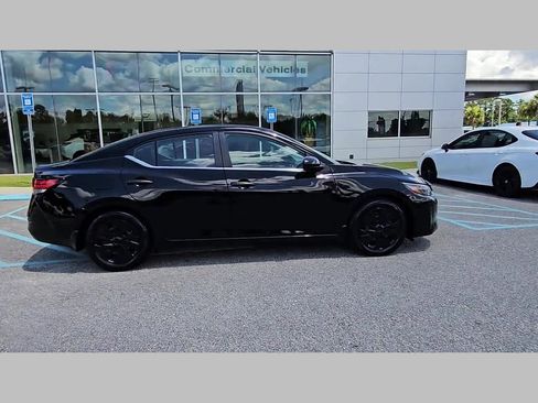 Used 2025 Nissan Sentra S image 31