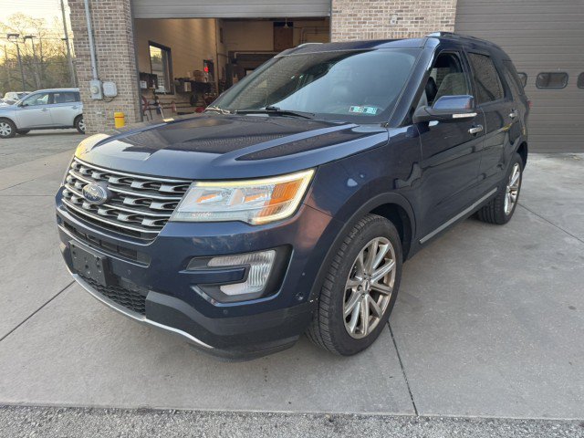 Used 2017 Ford Explorer Limited w/ Equipment Group 301A AWD/4WD image 7