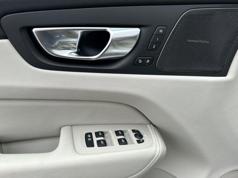 Certified 2025 Volvo XC60 B5 Ultra w/ Protection Package Premier image 10