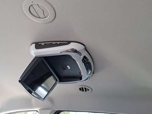 Used 2014 Chevrolet Traverse LT FWD image 15