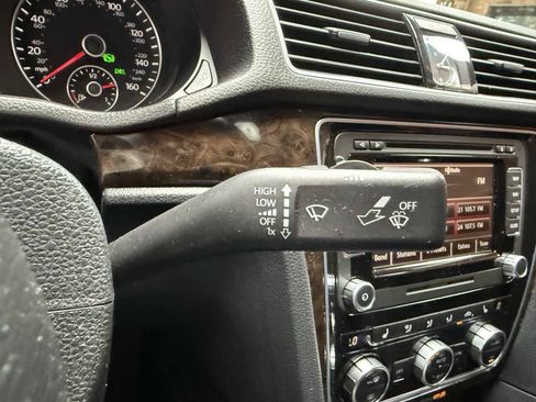 Used 2014 Volkswagen Passat TDI SEL Premium FWD image 17