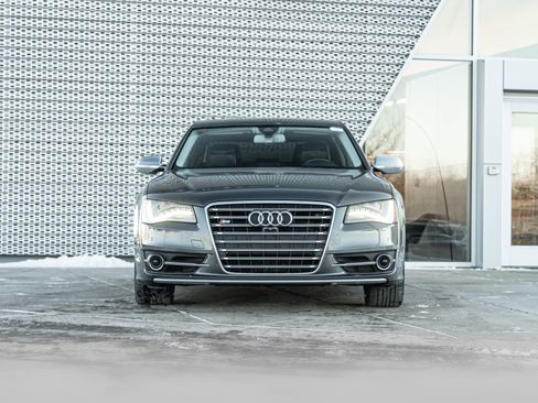Used 2013 Audi S8 4.0T image 40