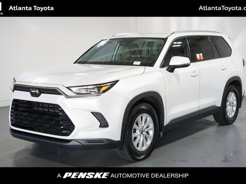 Certified 2024 Toyota Grand Highlander XLE image 1