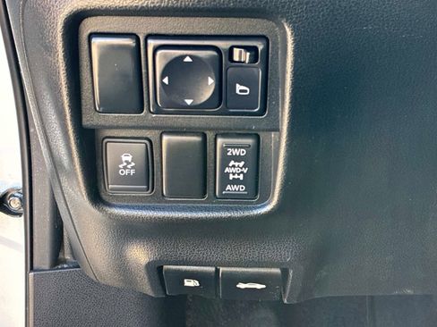 Used 2014 Nissan Juke SV AWD/4WD image 19