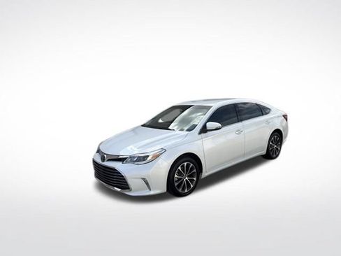 Used 2018 Toyota Avalon XLE FWD image 7