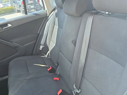 Used 2018 Volkswagen Tiguan Limited w/ Premium Package image 11