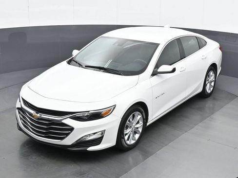 Used 2025 Chevrolet Malibu LT FWD image 17