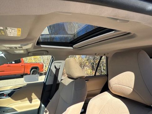 Used 2019 Toyota RAV4 XLE w/ Convenience Package image 41