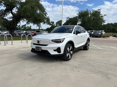 Certified 2023 Volvo C40 P8 Recharge Ultimate image 2