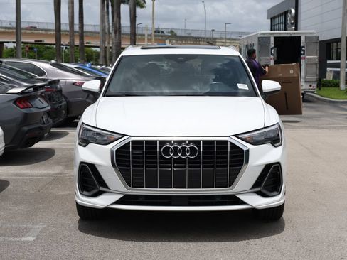 Used 2021 Audi Q3 2.0T Premium w/ Convenience Package AWD/4WD image 3
