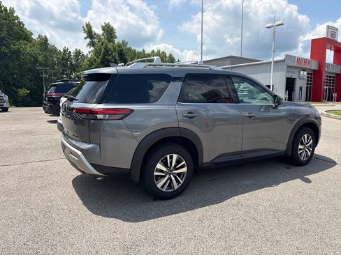 Certified 2025 Nissan Pathfinder SL w/ Black Appearance Package AWD/4WD image 2