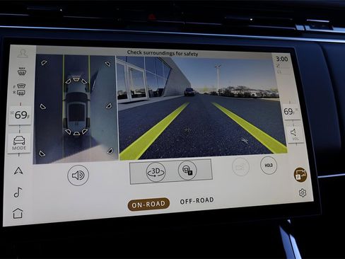 Used 2025 Land Rover Range Rover Sport SE image 25