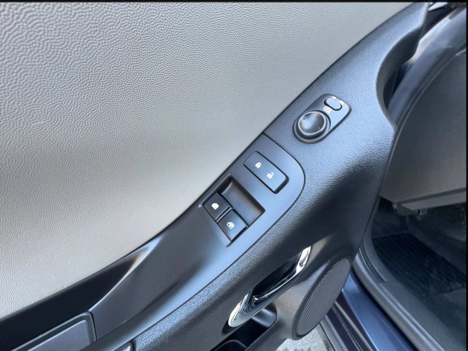 Used 2014 Chevrolet Camaro LS RWD image 15