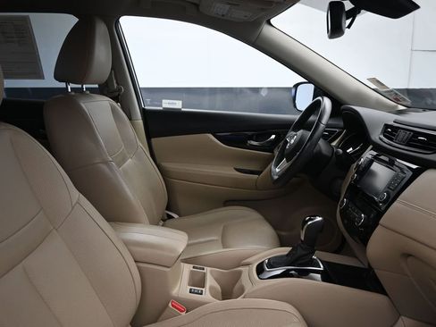 Used 2017 Nissan Rogue SL w/ SL Premium Package image 10