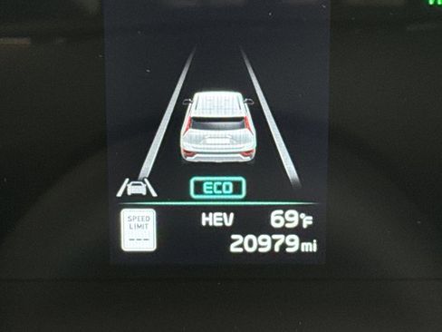 Used 2024 Kia Niro SX Touring image 20