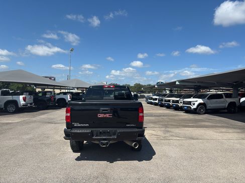 Used 2018 GMC Sierra 2500 Denali w/ Duramax Plus Package AWD/4WD image 6