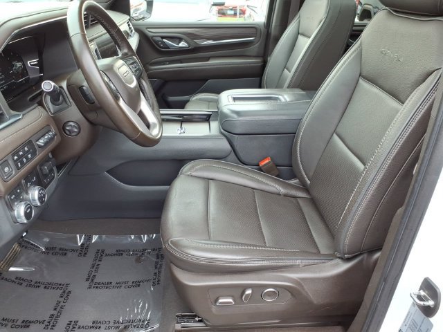 Used 2023 GMC Yukon XL Denali w/ Max Trailering Package AWD/4WD image 5