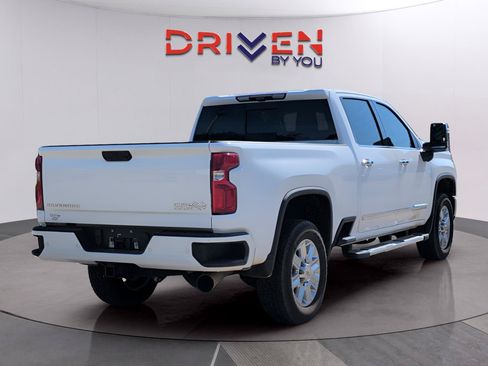 Used 2024 Chevrolet Silverado 2500 High Country w/ High Country Premium Package AWD/4WD image 5