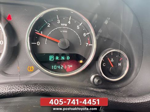 Used 2015 Jeep Wrangler Unlimited Sahara w/ Connectivity Group AWD/4WD image 10