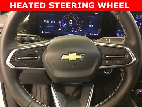 Used 2025 Chevrolet Traverse LT image 27