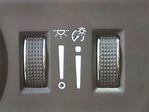 Used 2024 Jeep Grand Cherokee Summit image 24