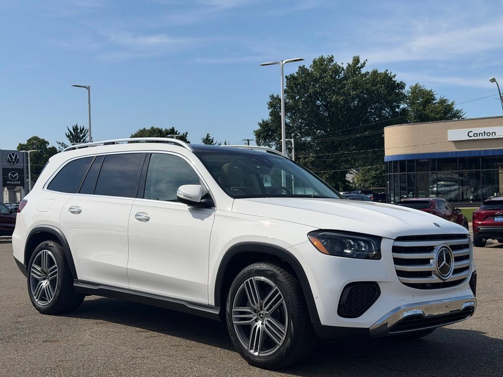 Used 2024 Mercedes-Benz GLS 450 4MATIC image 7