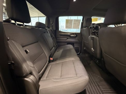 Used 2024 GMC Sierra 1500 Elevation image 17