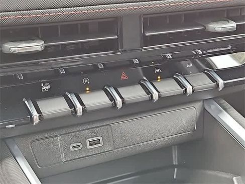 New 2025 Chevrolet Colorado Z71 image 13