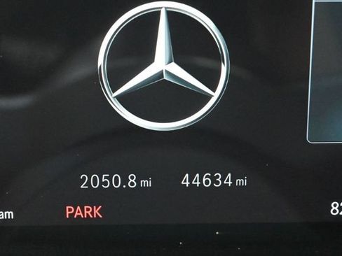 Used 2025 Mercedes-Benz GLA 250 4MATIC image 4
