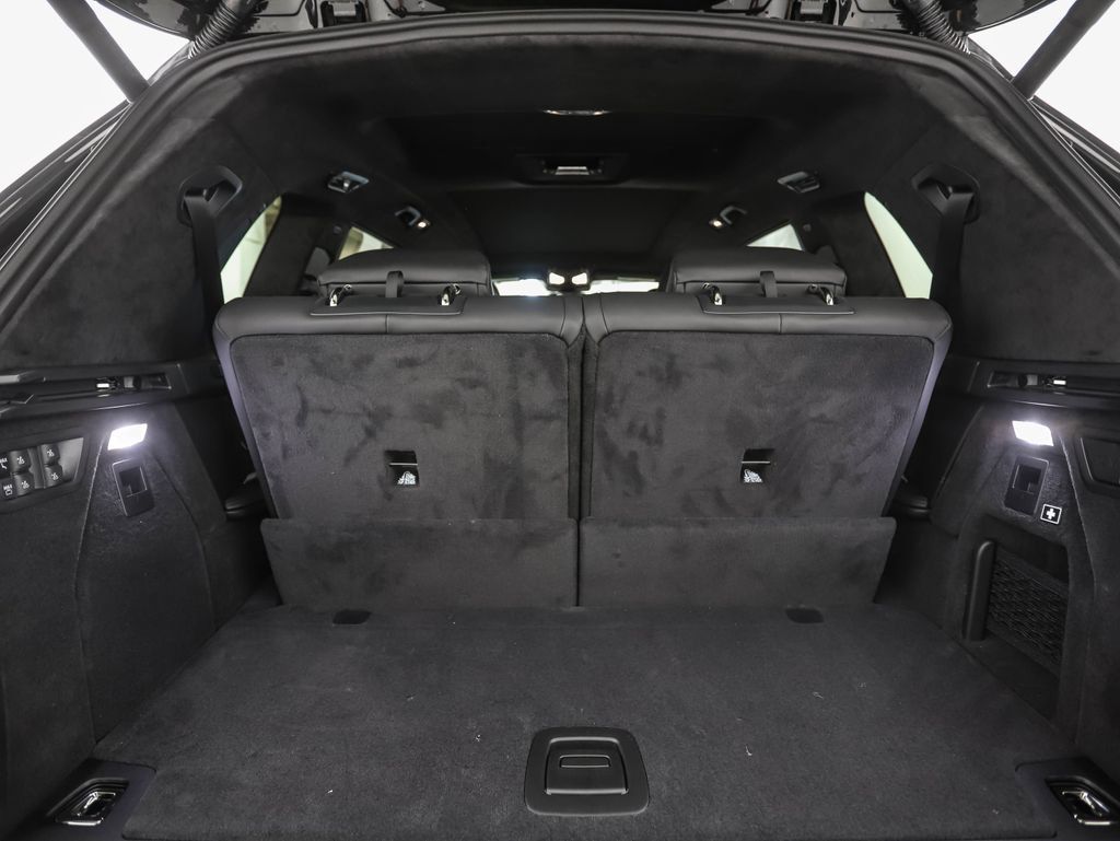 Used 2027 BMW X7 xDrive40i w/ M Sport Package AWD/4WD image 27
