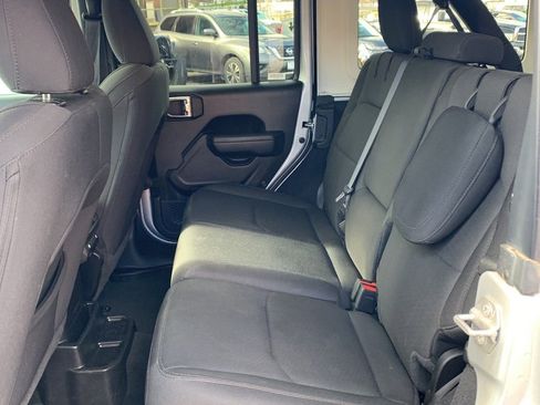 Used 2023 Jeep Wrangler Unlimited image 7