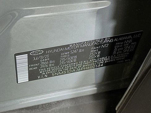 Used 2023 Hyundai Santa Fe SE image 32