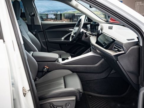 Used 2025 Audi Q5 Premium Plus w/ Premium Plus image 22